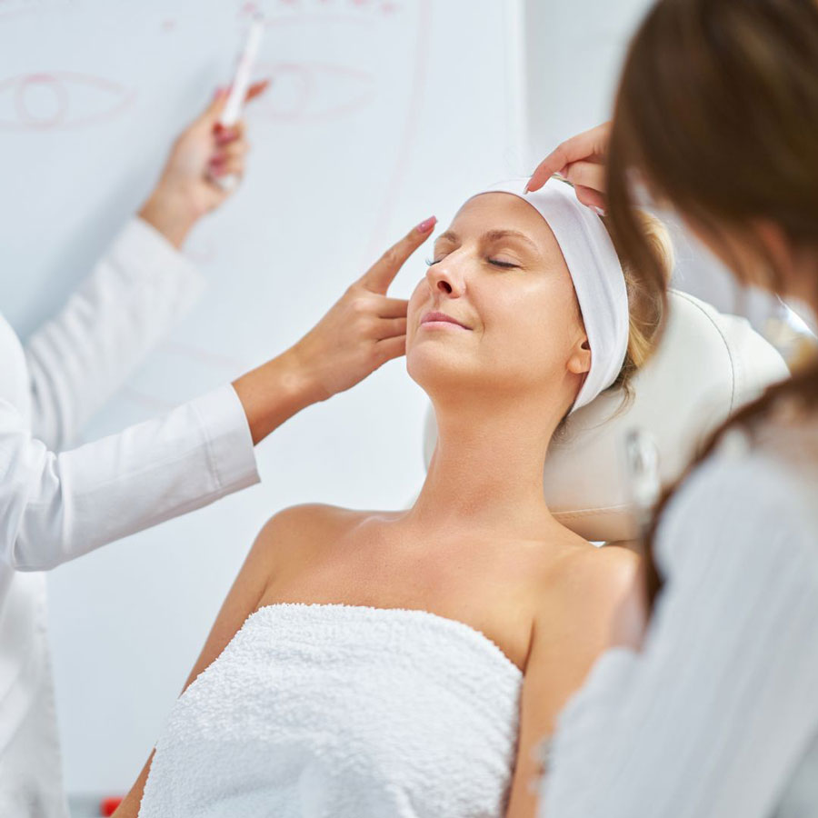 séance de formation esthétique avec modèle